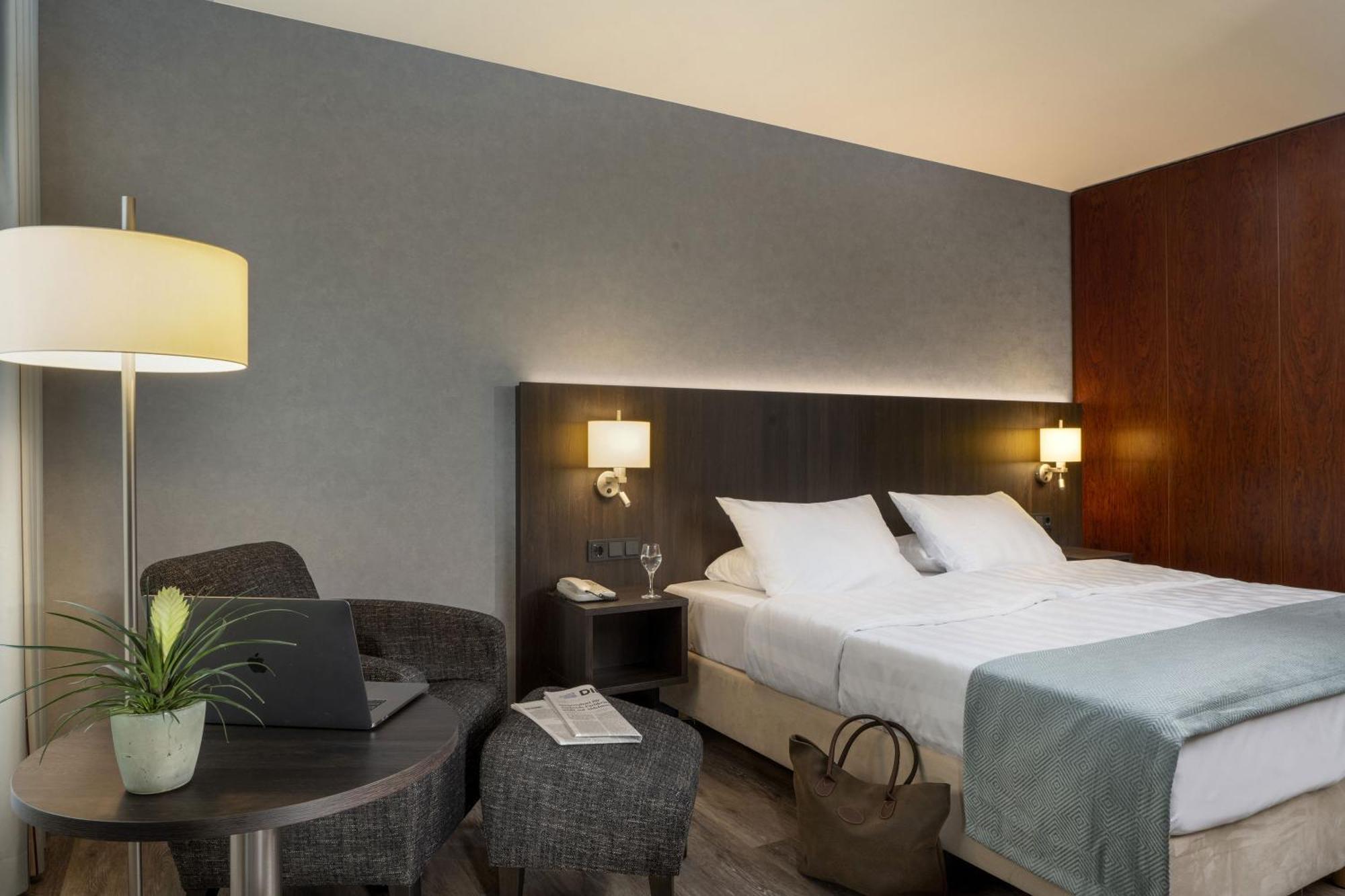 Maritim Hotel Bremen Exterior photo